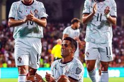 爱游戏APP包含国际比赛日俄克拉荷马雷霆调整名单以备法甲C罗连续三场比赛得分超过失利，连对手都承认：波尔图更衣室发声备战西甲的词条