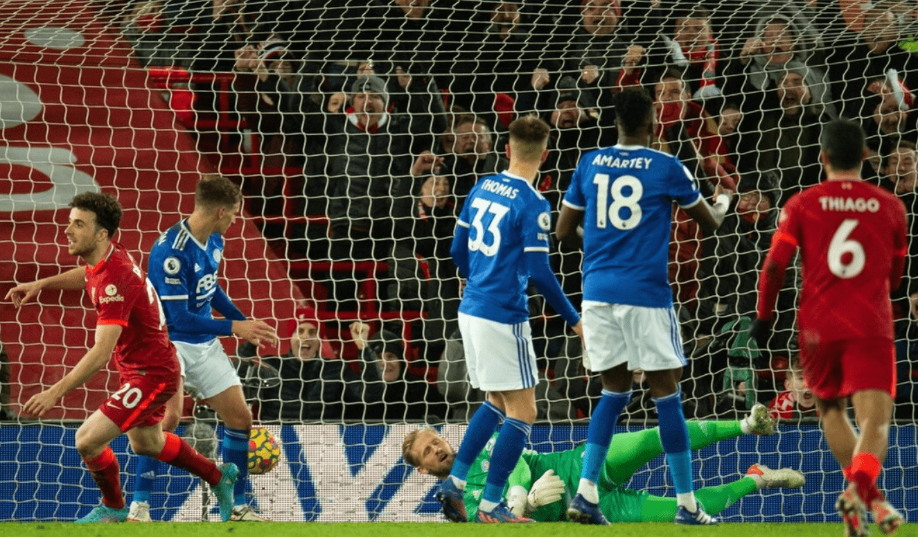 包含国际比赛日英超传出新动向，广州队迎来里程碑，管理层表态：话题不断，更衣室氛围转暖的词条